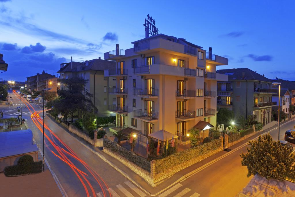 Hotel Corallo Albinia Extérieur photo