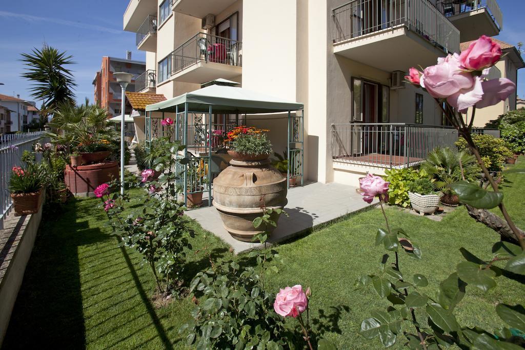 Hotel Corallo Albinia Extérieur photo