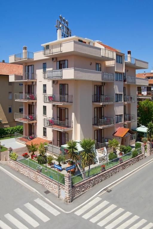 Hotel Corallo Albinia Extérieur photo